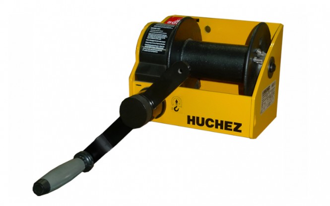 وینچ دستی کشنده افقی با ظرفیت 3500 کیلوگرم مدل MANIBOX VS 3000 kg - model with galvanized frame ساخت هوچز فرانسه